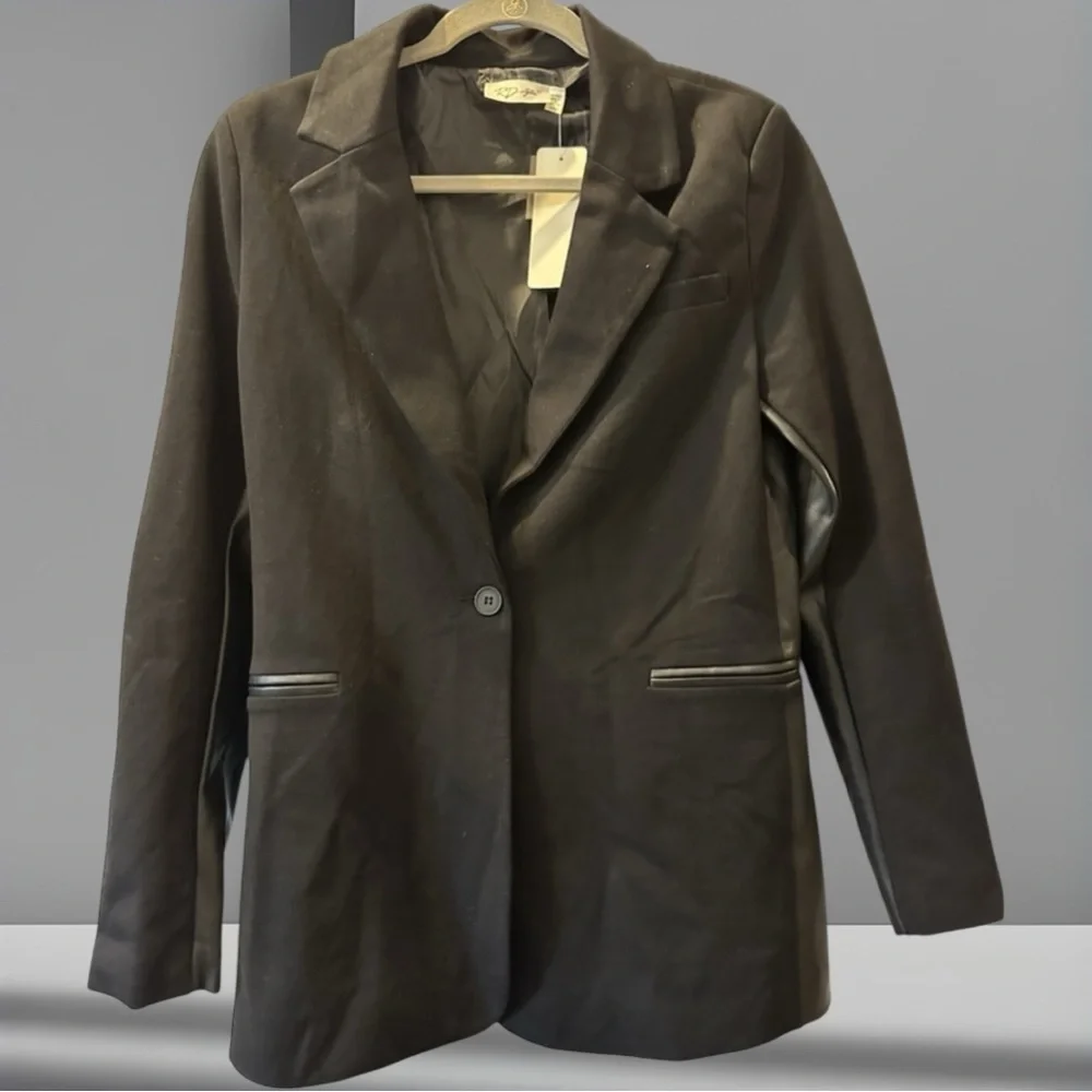 NWT RD Style Black Faux Leather Trimmed Single Button Blazer Size Small